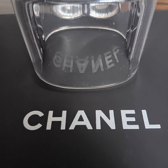 Rare Chanel Resin Cuff Bracelet crystal clear. Vintage and so in style. - Picture 6 of 9